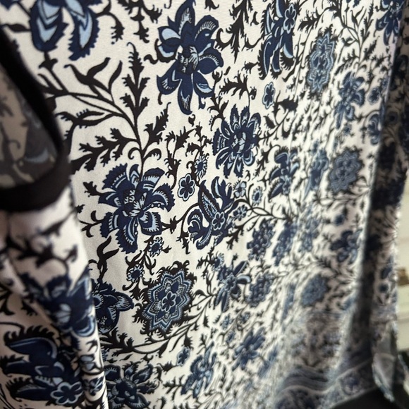 Laura Petites  Black and Blue Floral Tunic M - Picture 10 of 16